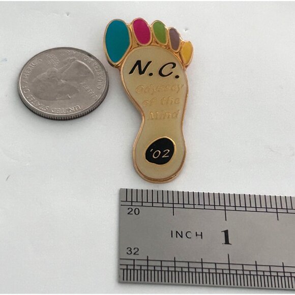 Vintage Odyssey of the Mind North Carolina Foot Toes 2002 Pin - Picture 2 of 3